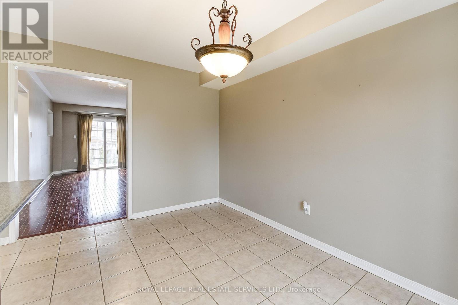 2353 Saddlecreek Crescent, Oakville, Ontario  L6M 5J7 - Photo 9 - W13860862