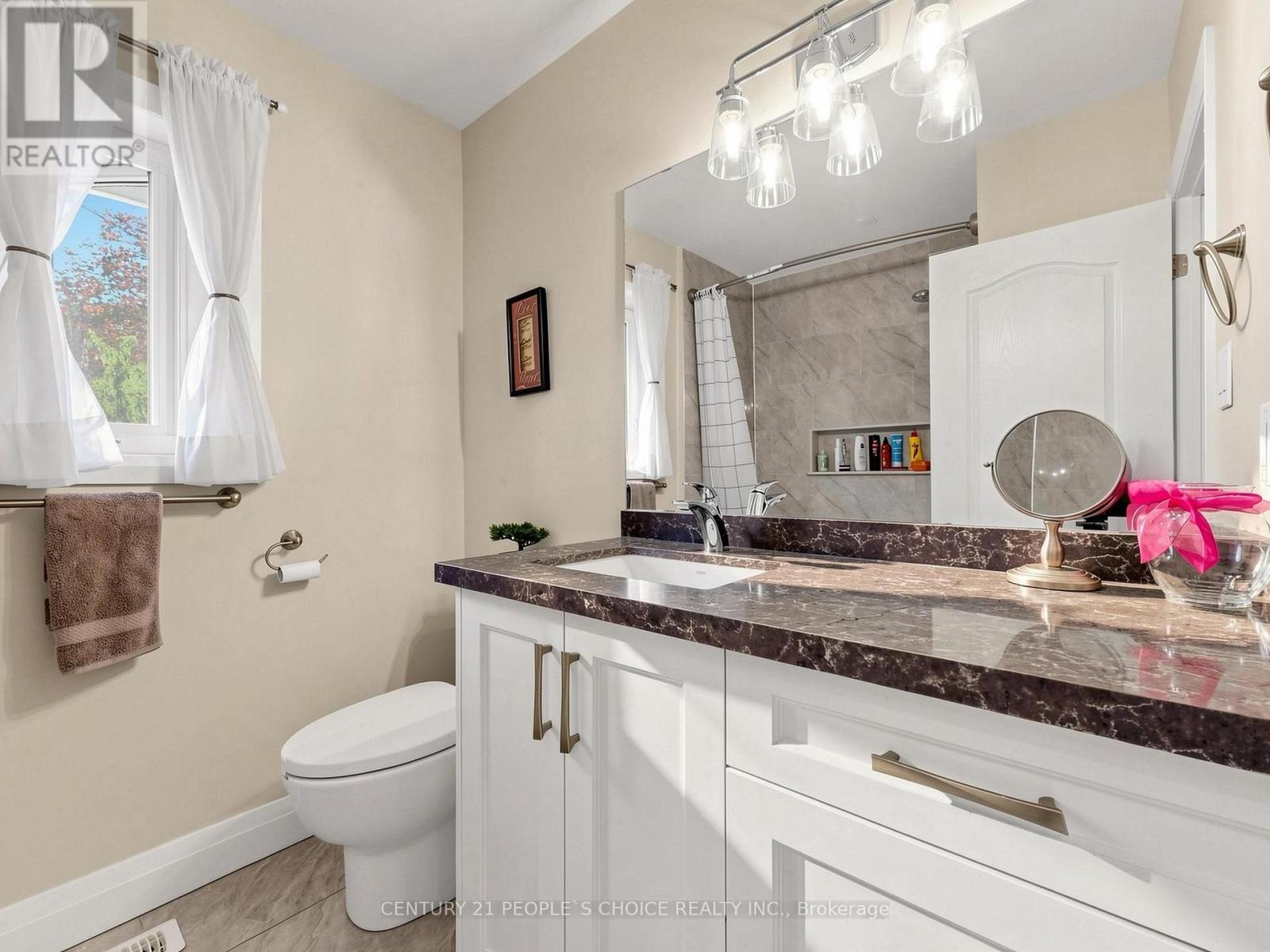 27 Matlock Avenue, Mississauga, Ontario  L5N 2P7 - Photo 24 - W13860916