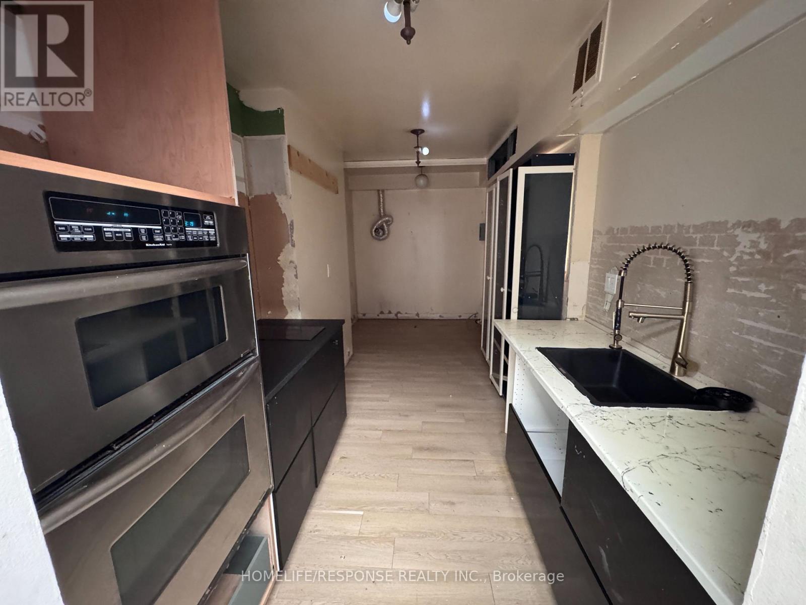1903 - 390 Dixon Road, Toronto, Ontario  M9R 1T4 - Photo 8 - W13834628