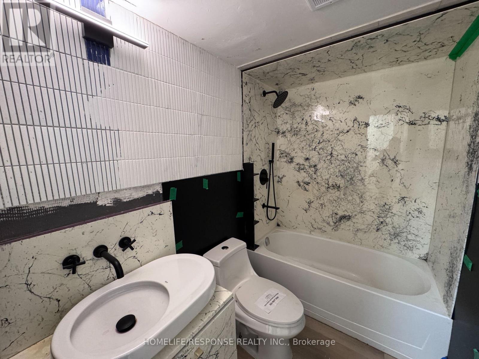 1903 - 390 Dixon Road, Toronto, Ontario  M9R 1T4 - Photo 11 - W13834628