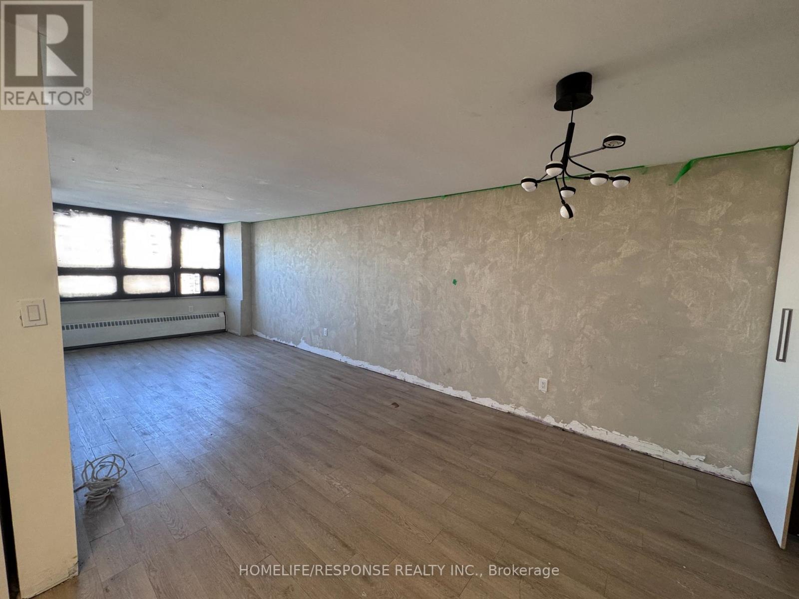1903 - 390 Dixon Road, Toronto, Ontario  M9R 1T4 - Photo 3 - W13834628