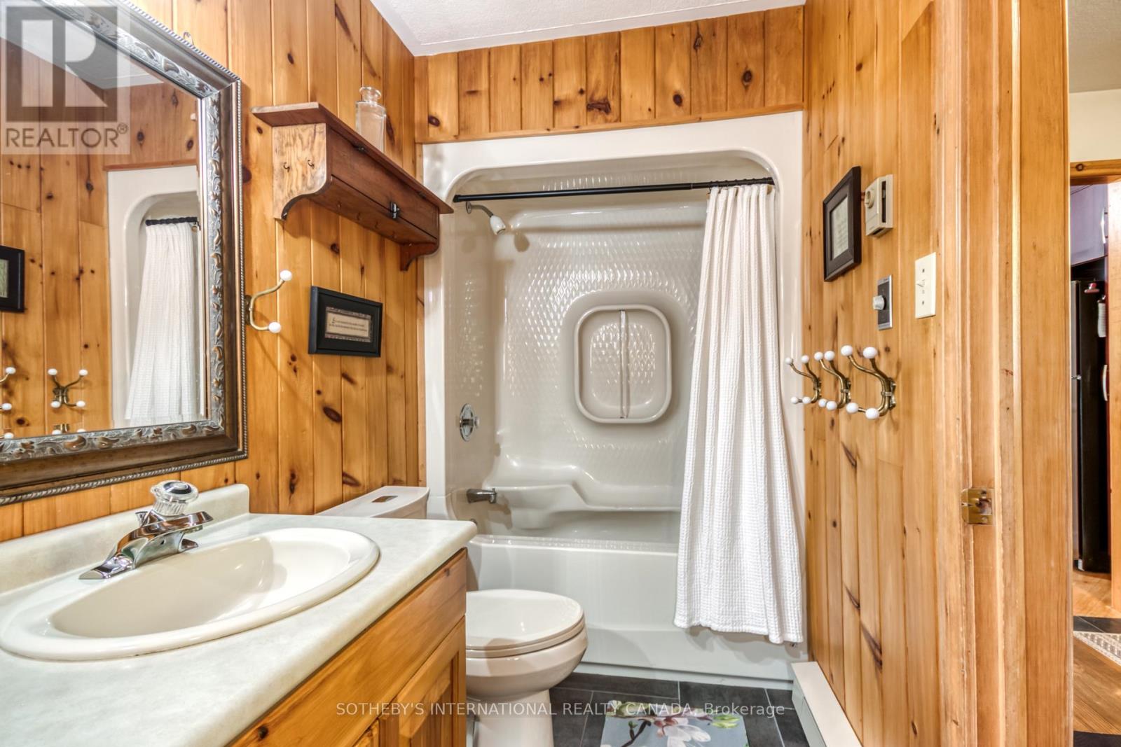 125 Lakeshore Road, Tehkummah, Ontario  P0P 2C0 - Photo 14 - X13860888