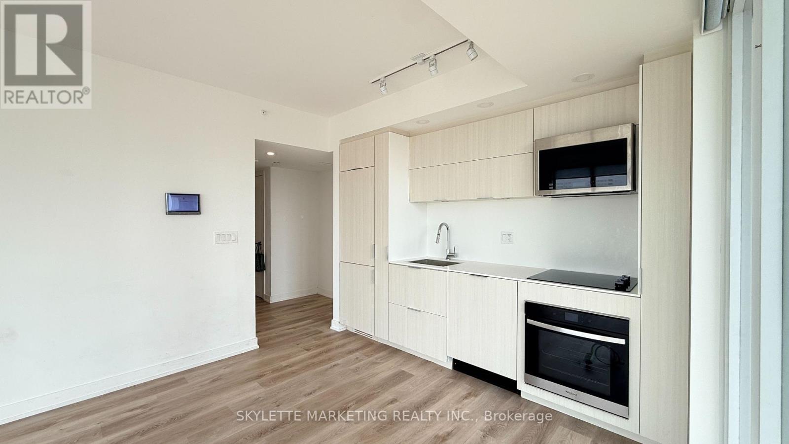 1810 - 370 Martha Street, Burlington, Ontario  L7R 0G9 - Photo 8 - W13679836