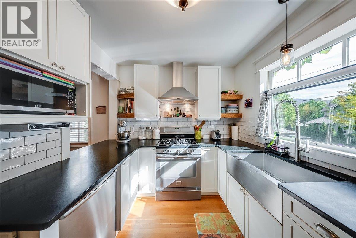 1760 Park Street, Rossland, British Columbia V0G 1Y0 - Photo 7 - 10402673