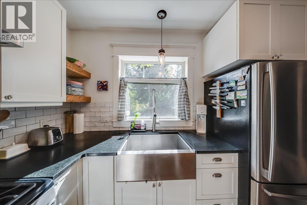 1760 Park Street, Rossland, British Columbia V0G 1Y0 - Photo 9 - 10402673
