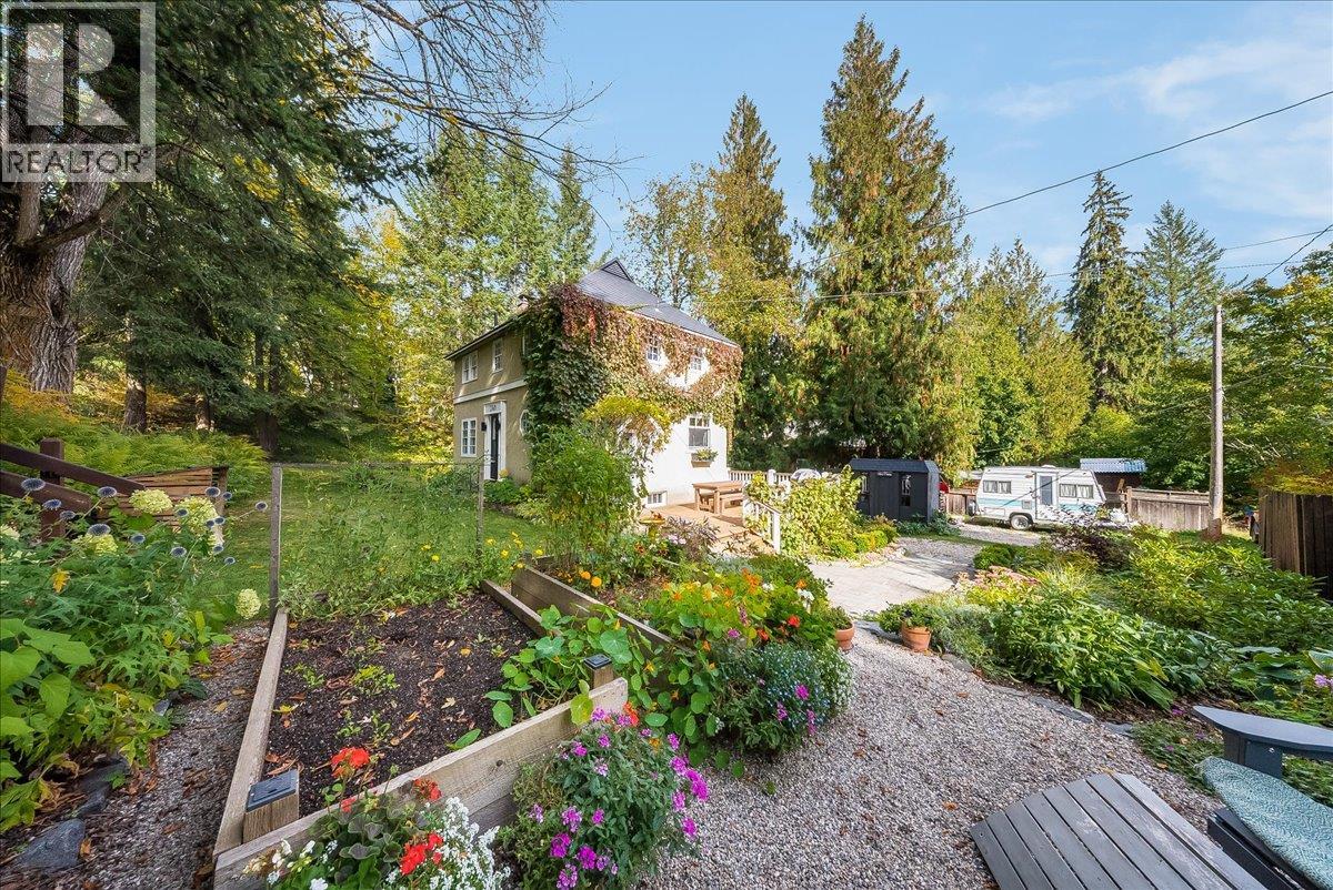 1760 Park Street, Rossland, British Columbia V0G 1Y0 - Photo 37 - 10402673