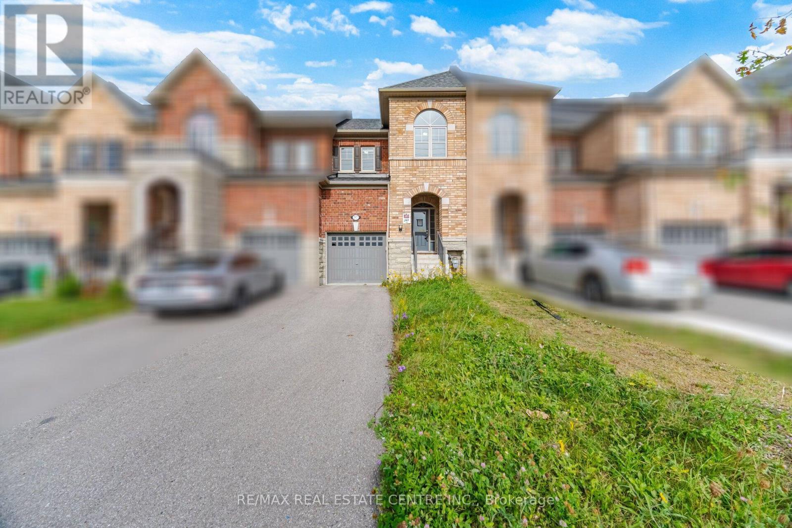 57 Benhurst Crescent, Brampton, Ontario  L7A 0B7 - Photo 2 - W13614242