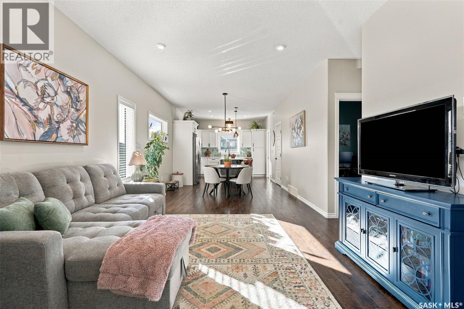 919 Kolynchuk Bend, Saskatoon, Saskatchewan  S7T 0V9 - Photo 5 - SK050317