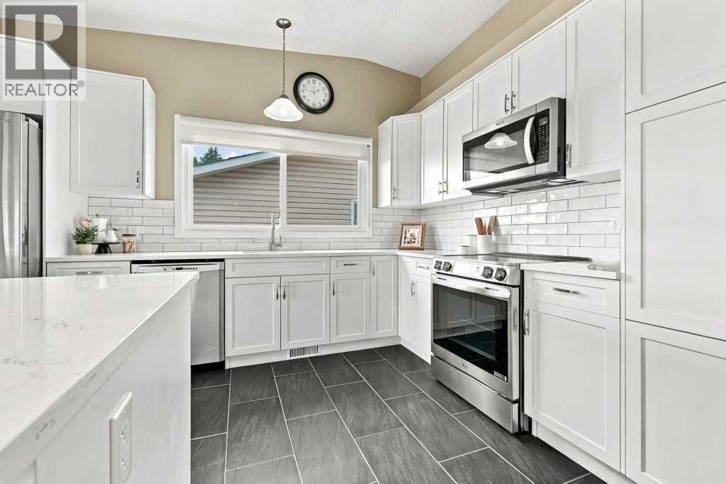 6051 Dalgetty Drive NW, Calgary, Alberta  T3A 1J4 - Photo 15 - A2320900