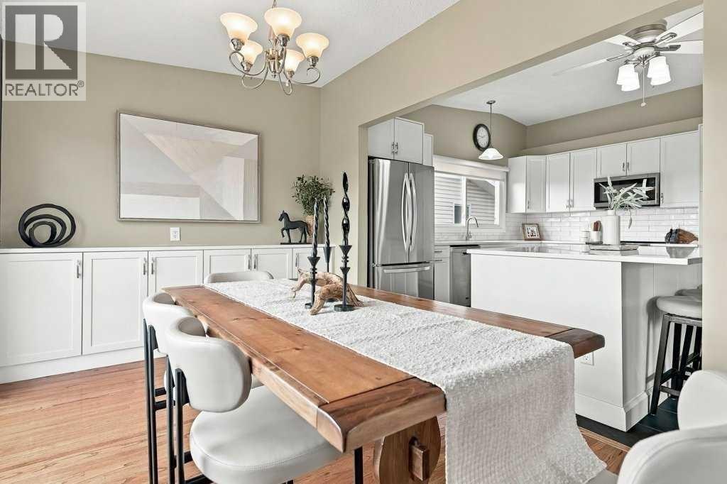 6051 Dalgetty Drive NW, Calgary, Alberta  T3A 1J4 - Photo 12 - A2320900