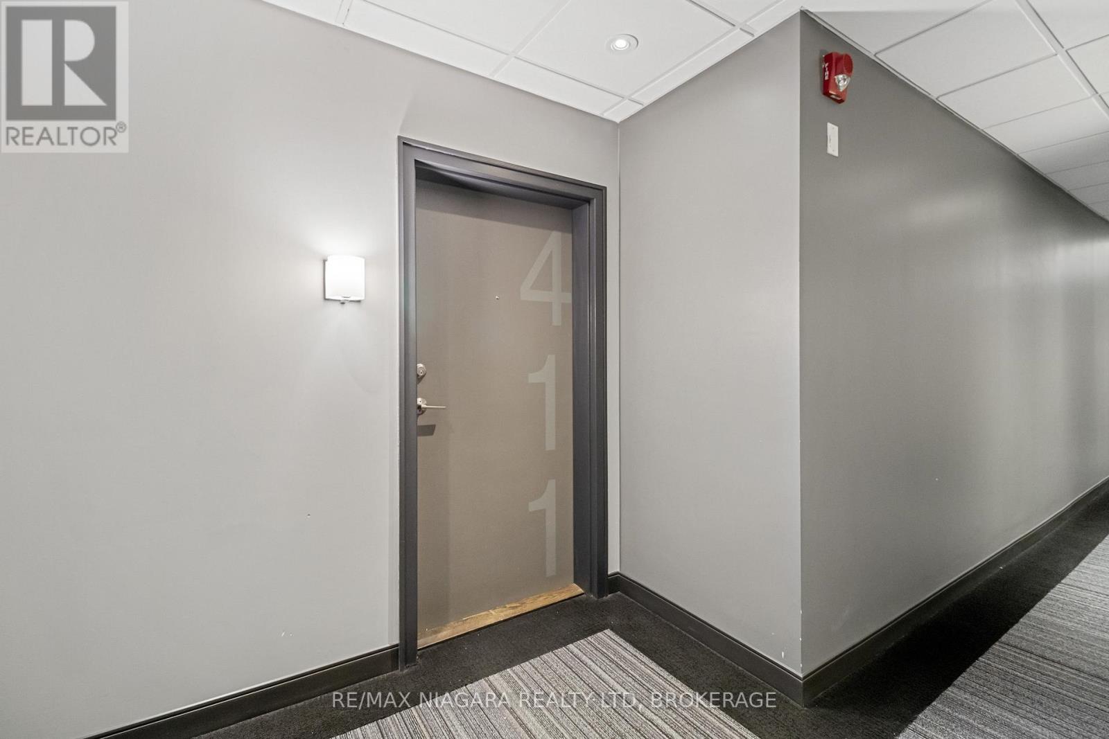 411 - 520 North Service Road, Grimsby, Ontario  L3M 4E8 - Photo 2 - X13860920