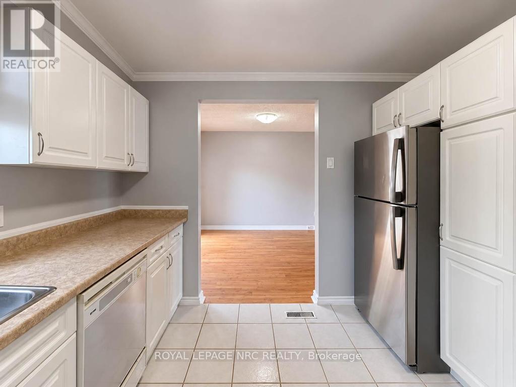 51 Stanmary Drive, St. Catharines, Ontario  L2N 5T6 - Photo 12 - X13861108