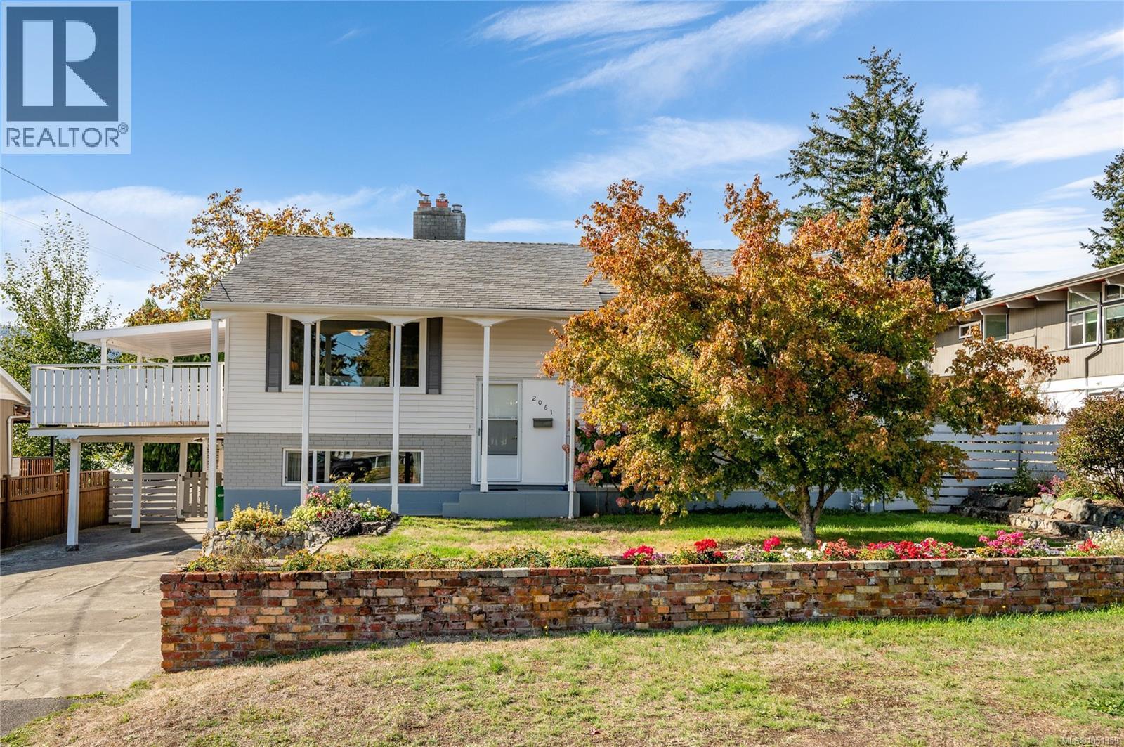 2061 Forest Dr