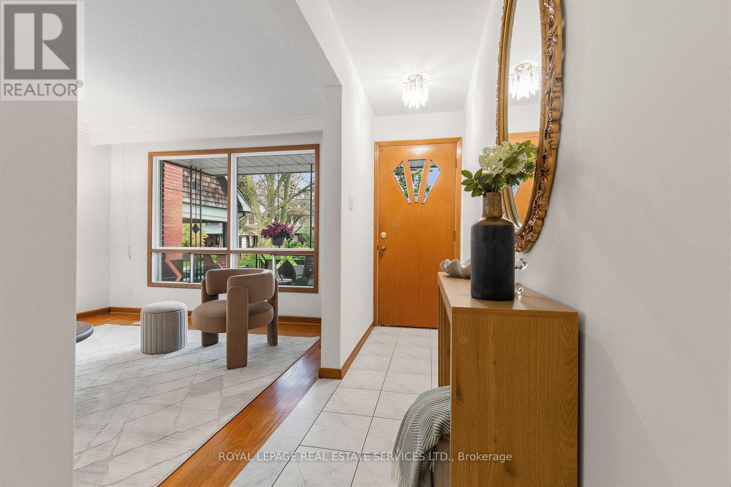 39 Albertus Avenue, Toronto, Ontario  M4R 1J5 - Photo 5 - C13861014
