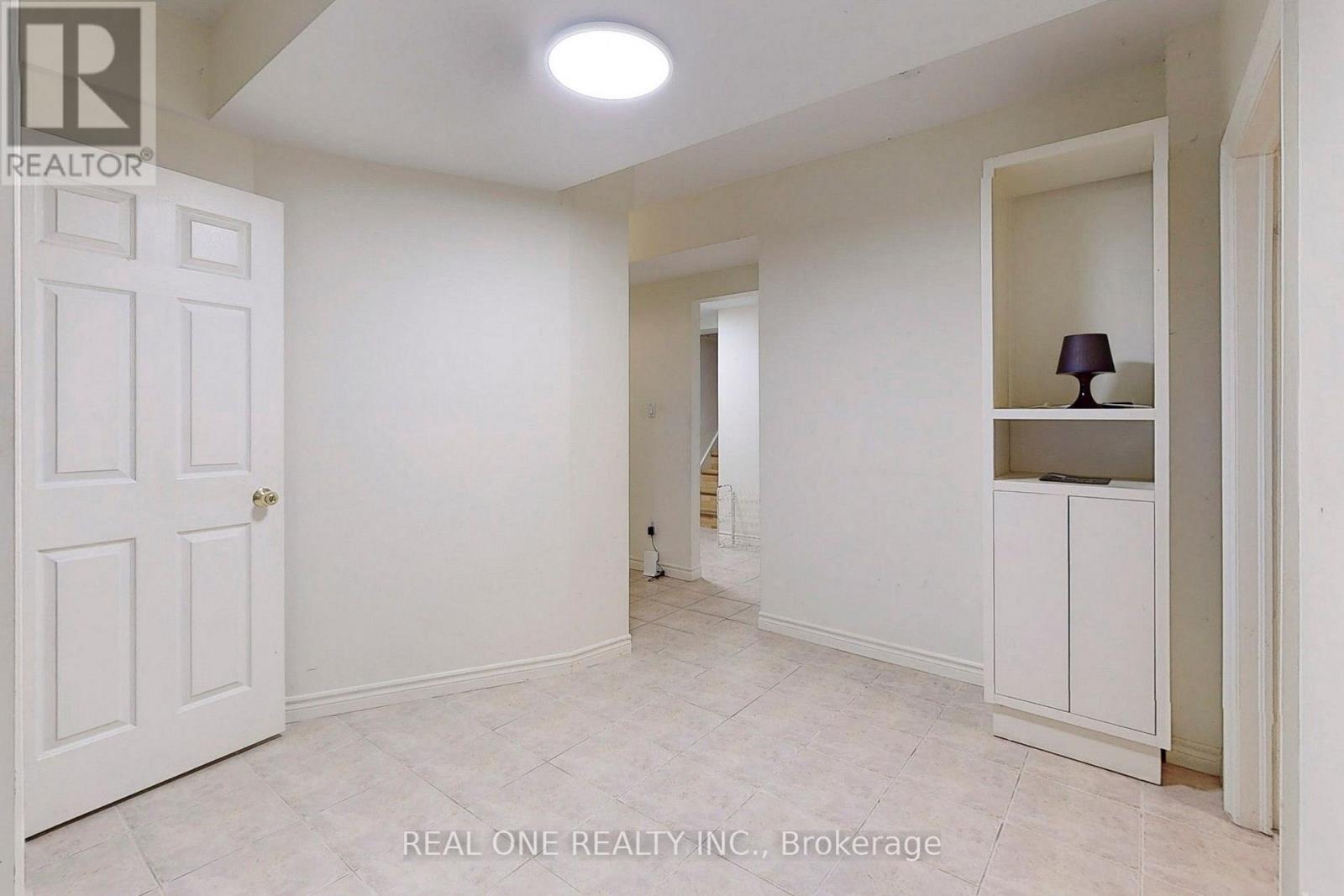 75 Green Meadows Circle, Toronto, Ontario  M2J 5G6 - Photo 11 - C13861174