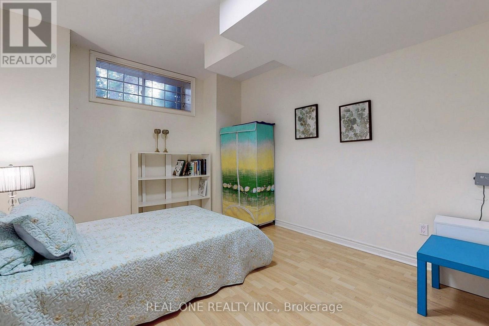 75 Green Meadows Circle, Toronto, Ontario  M2J 5G6 - Photo 7 - C13861174