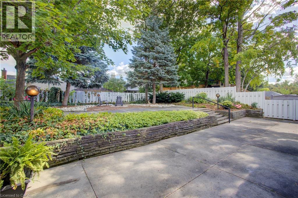 24 Valewood Place, Kitchener, Ontario  N2H 4N6 - Photo 39 - 40866834