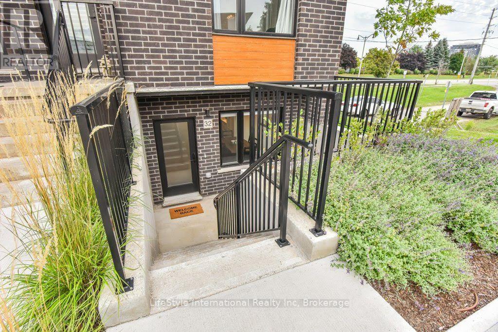 32 Duggan Lane, Guelph, Ontario  N1L 0R2 - Photo 2 - X13861180