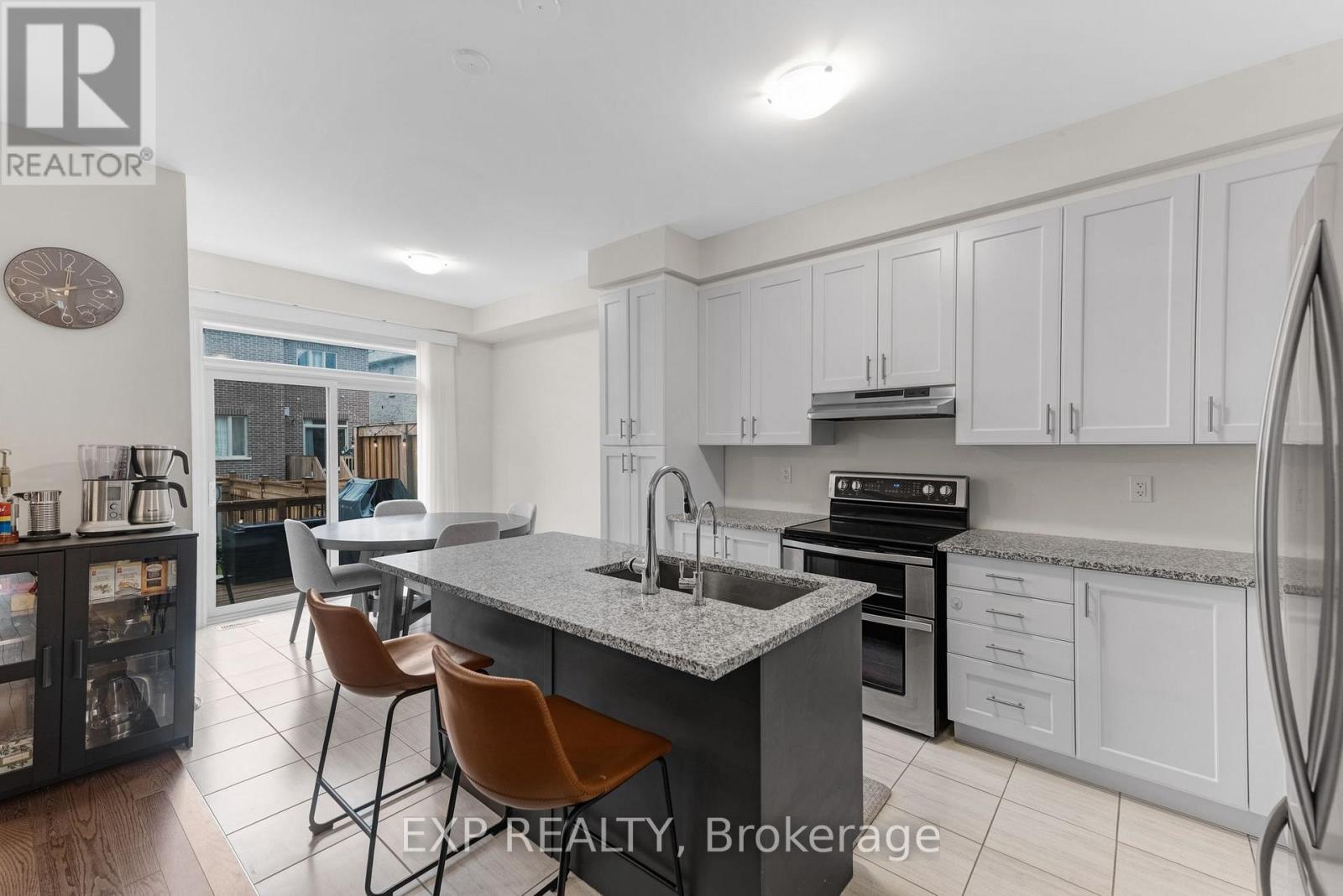 18 Hough Lane, Ajax, Ontario  L1T 0N6 - Photo 11 - E13860950