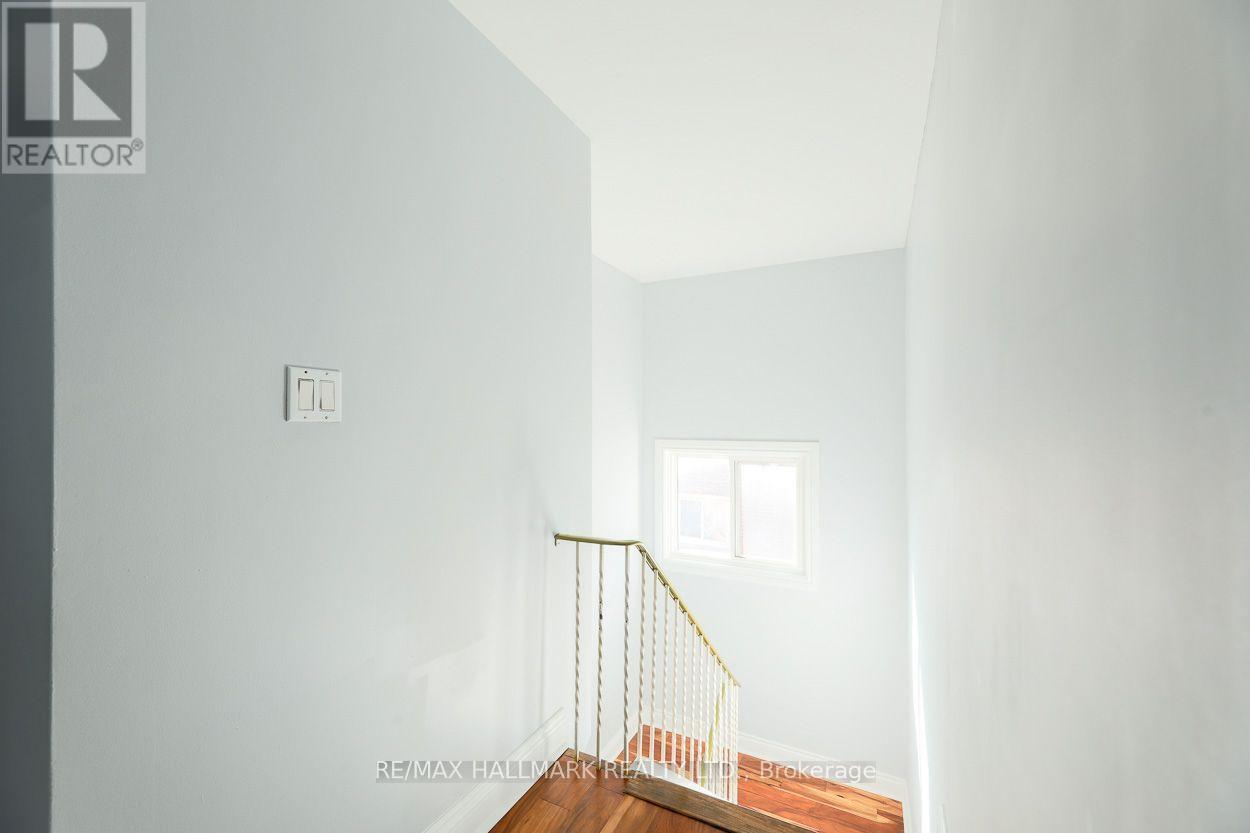 5a Scotia Avenue, Toronto, Ontario  M1L 4E4 - Photo 9 - E13861056