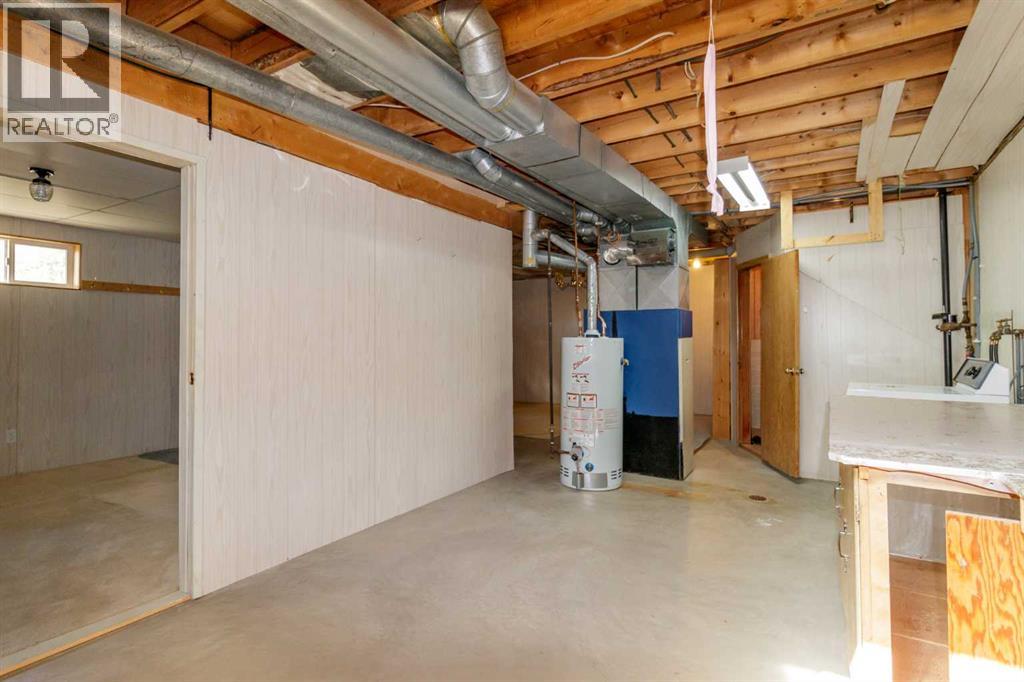 320 4 Avenue S, Three Hills, Alberta  T0M 2A0 - Photo 14 - A2345366