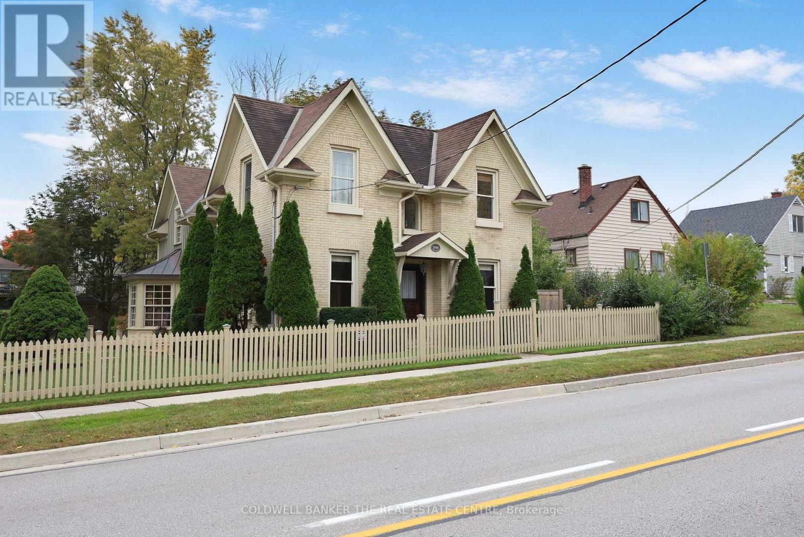 296 Eagle Street, Newmarket, Ontario  L3Y 1K1 - Photo 2 - N13860984