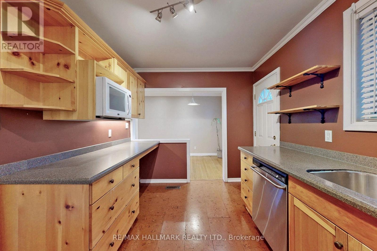 16 Knowles Crescent, Aurora, Ontario  L4G 1Z7 - Photo 8 - N13861002