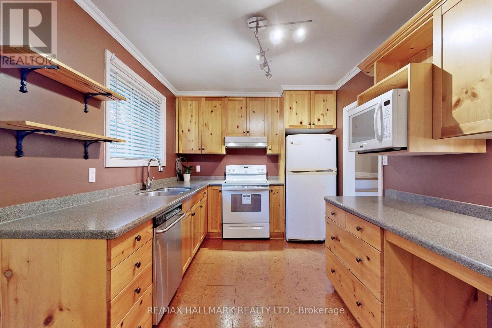 16 Knowles Crescent, Aurora, Ontario  L4G 1Z7 - Photo 9 - N13861002