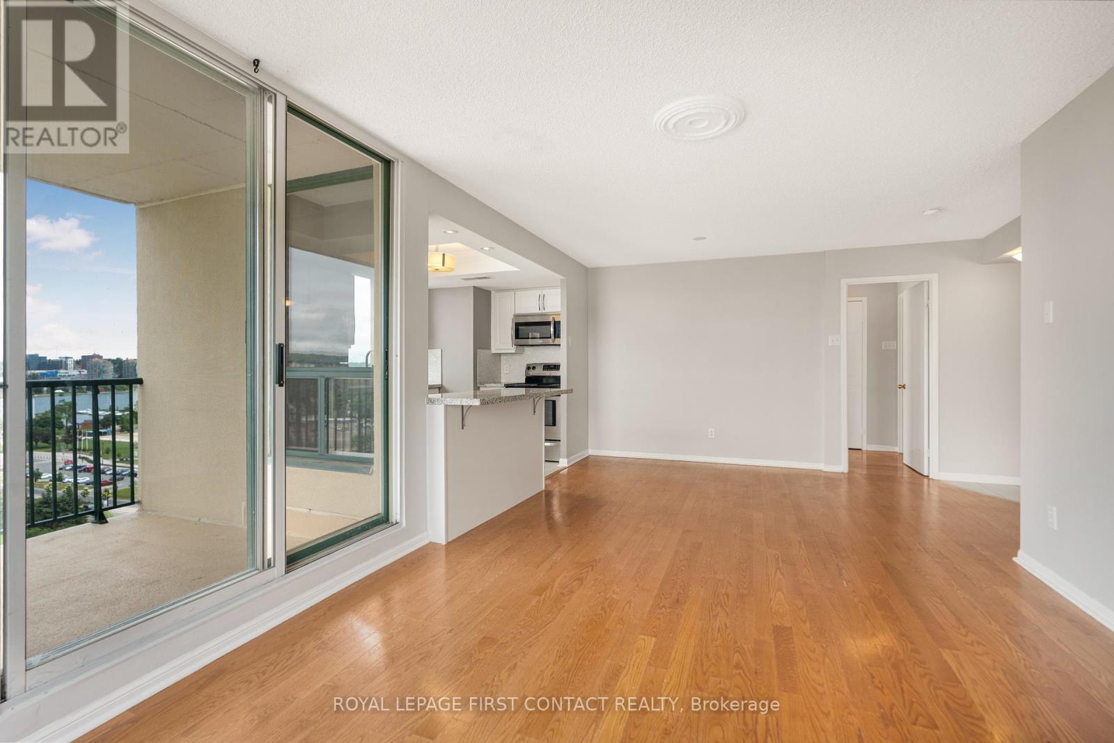 1504 - 75 Ellen Street, Barrie (City Centre), Ontario  L4N 7R6 - Photo 12 - S13860972