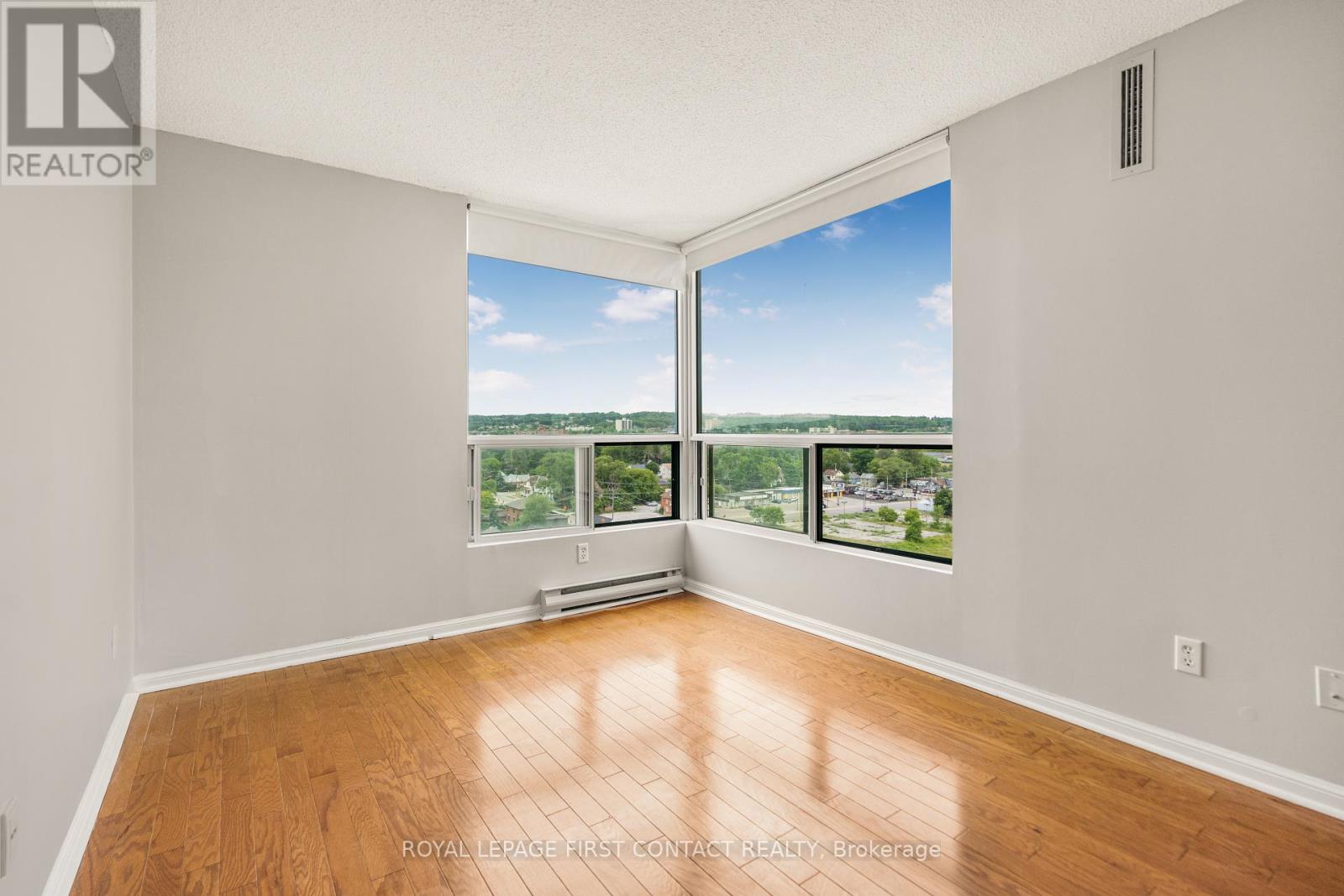 1504 - 75 Ellen Street, Barrie (City Centre), Ontario  L4N 7R6 - Photo 13 - S13860972