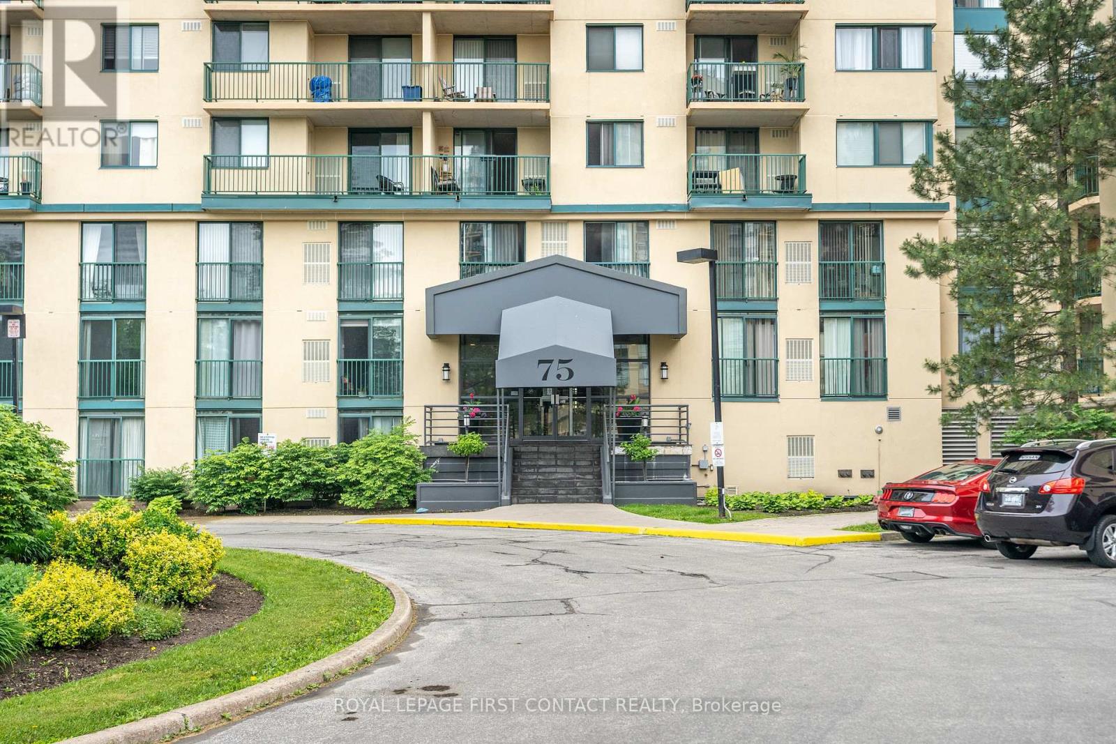 1504 - 75 Ellen Street, Barrie (City Centre), Ontario  L4N 7R6 - Photo 2 - S13860972