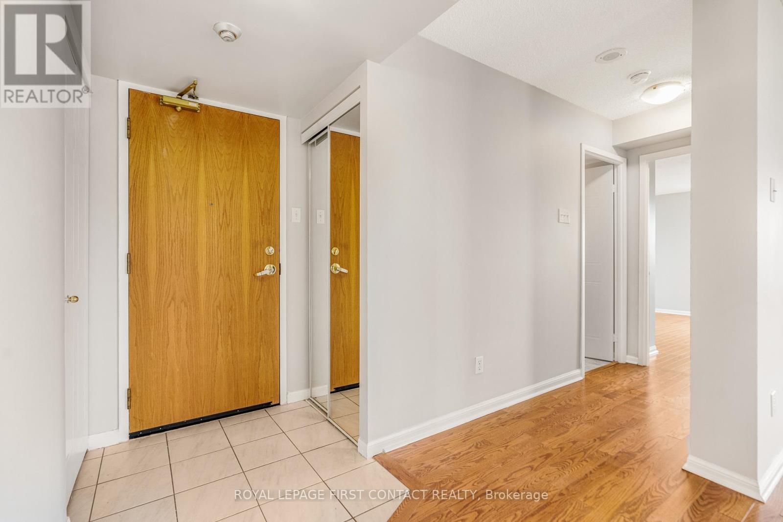 1504 - 75 Ellen Street, Barrie (City Centre), Ontario  L4N 7R6 - Photo 6 - S13860972