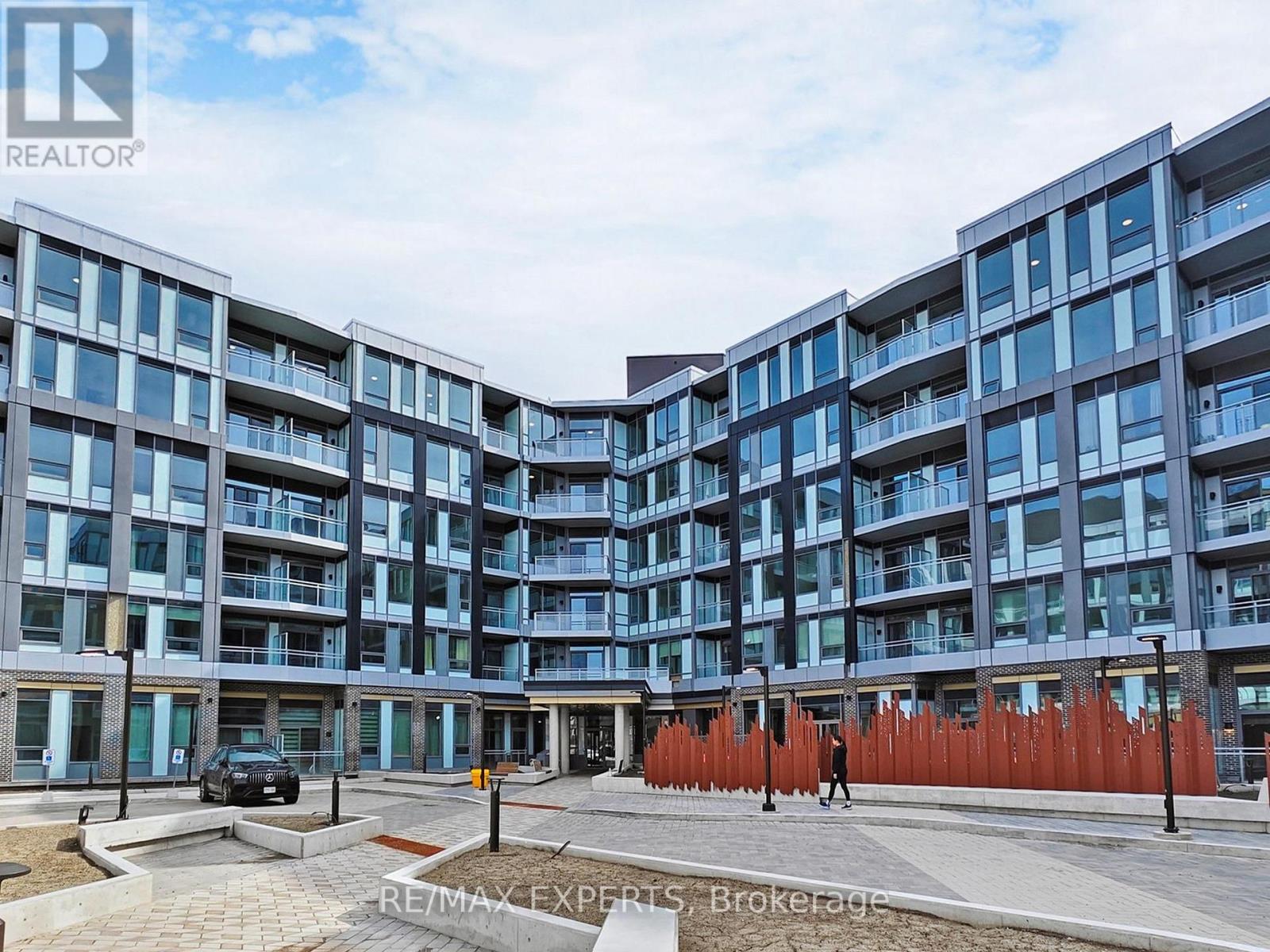 319 - 2501 SAW WHET BOULEVARD E