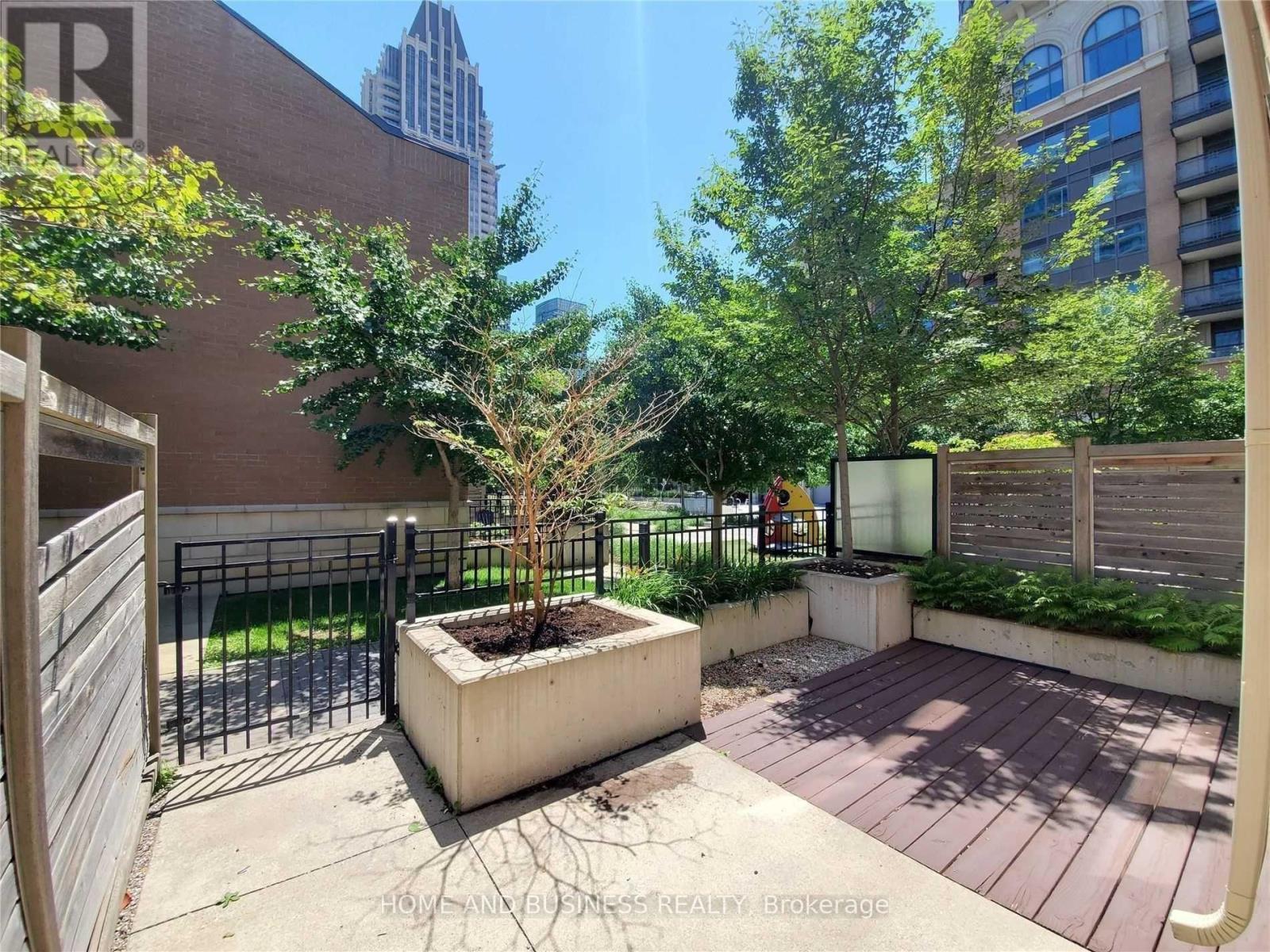 107 - 383 Prince Of Wales Drive, Mississauga, Ontario  L5B 0C6 - Photo 2 - W13861098