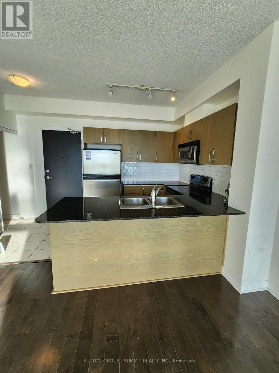 1003 - 3504 Hurontario Street, Mississauga, Ontario  L5B 1P2 - Photo 4 - W13861106