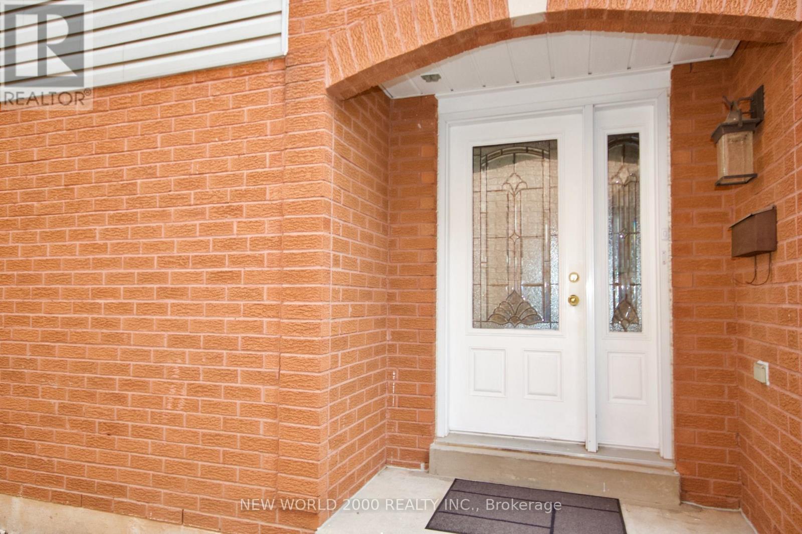 2419 Susquehanna Court, Oakville, Ontario L6H 5Y8 - Photo 2 - W13861114