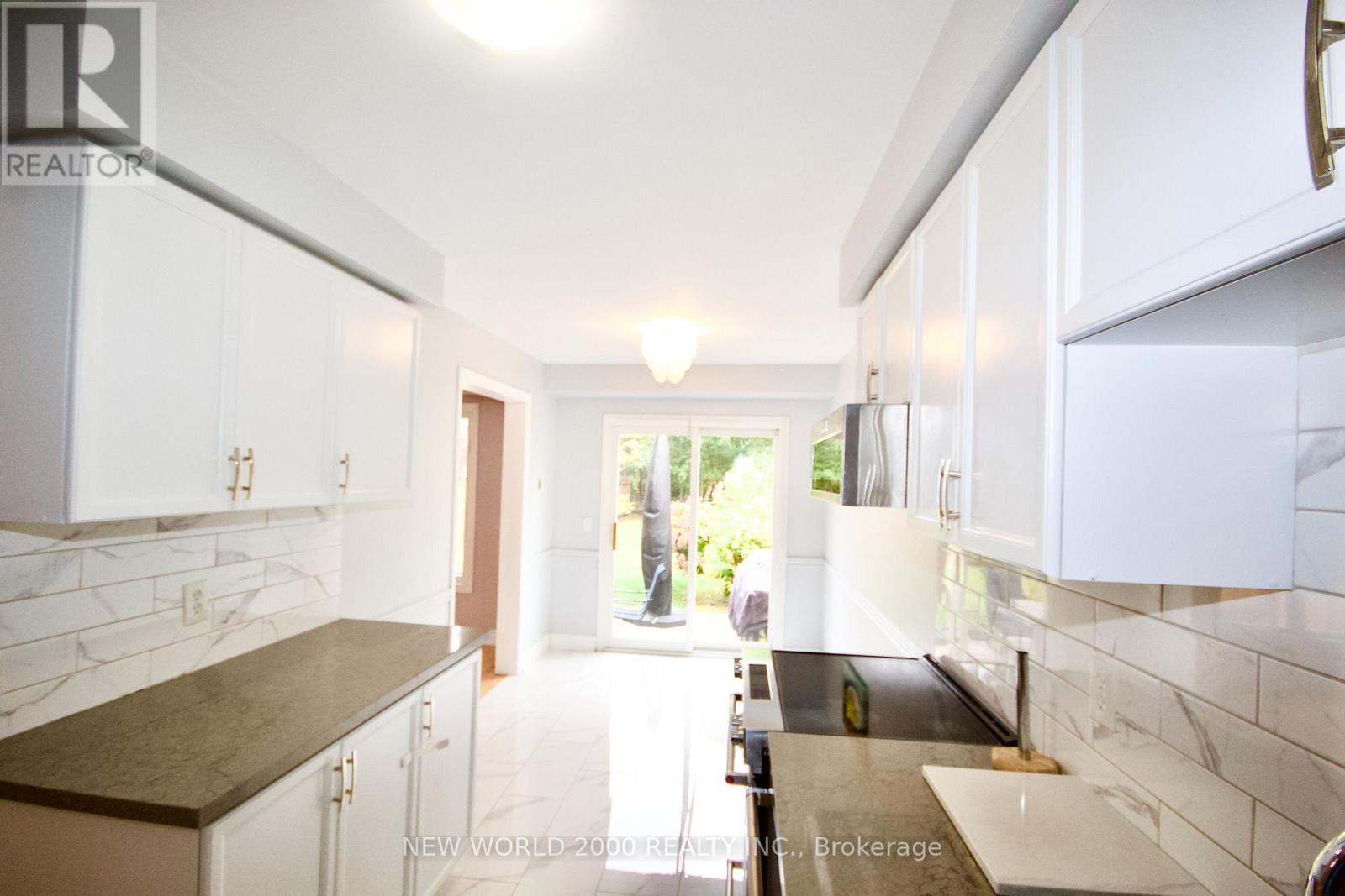 2419 Susquehanna Court, Oakville, Ontario L6H 5Y8 - Photo 9 - W13861114