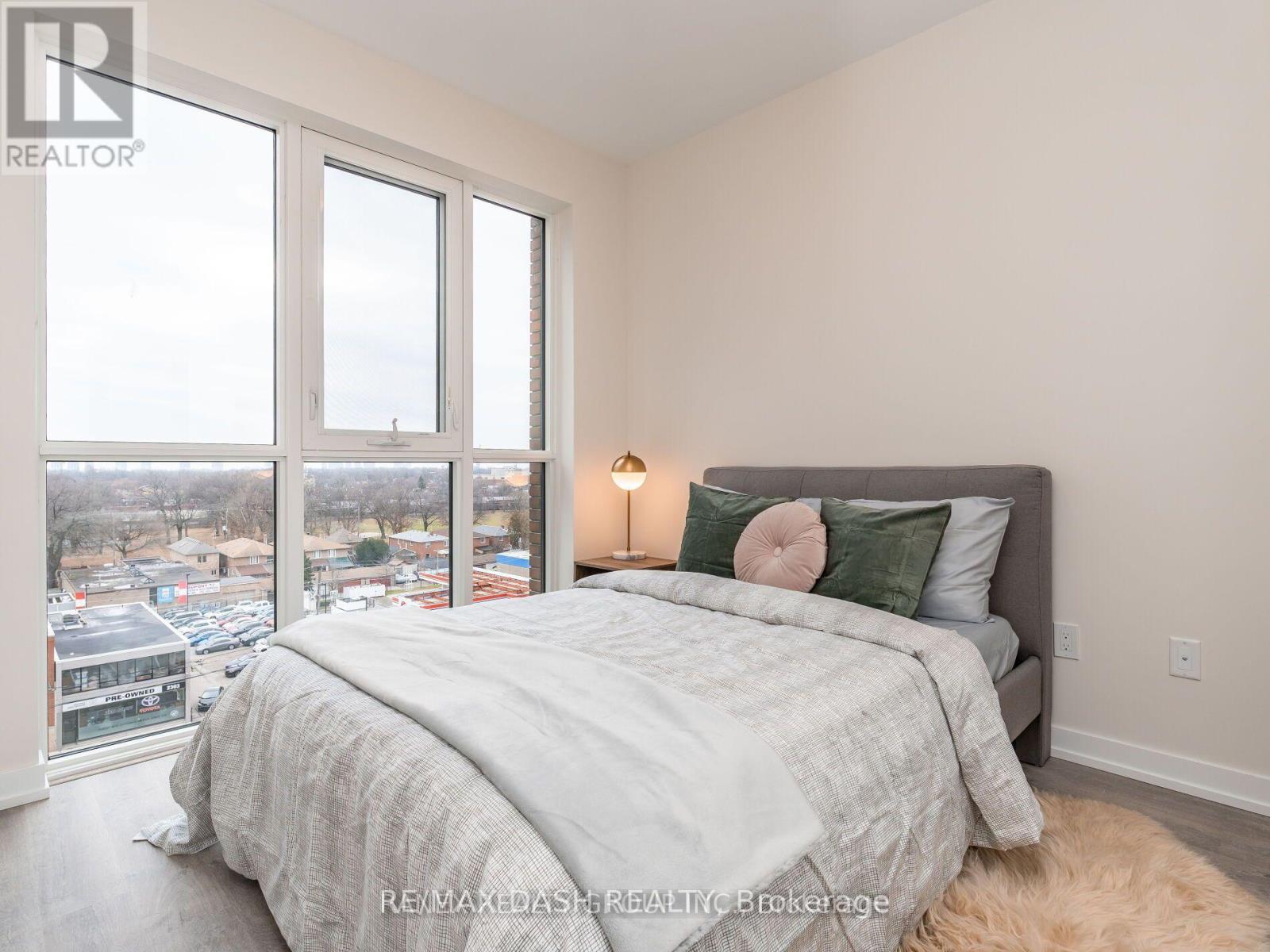 723 - 2300 St Clair Avenue W, Toronto, Ontario  M6N 1K8 - Photo 37 - W13861140