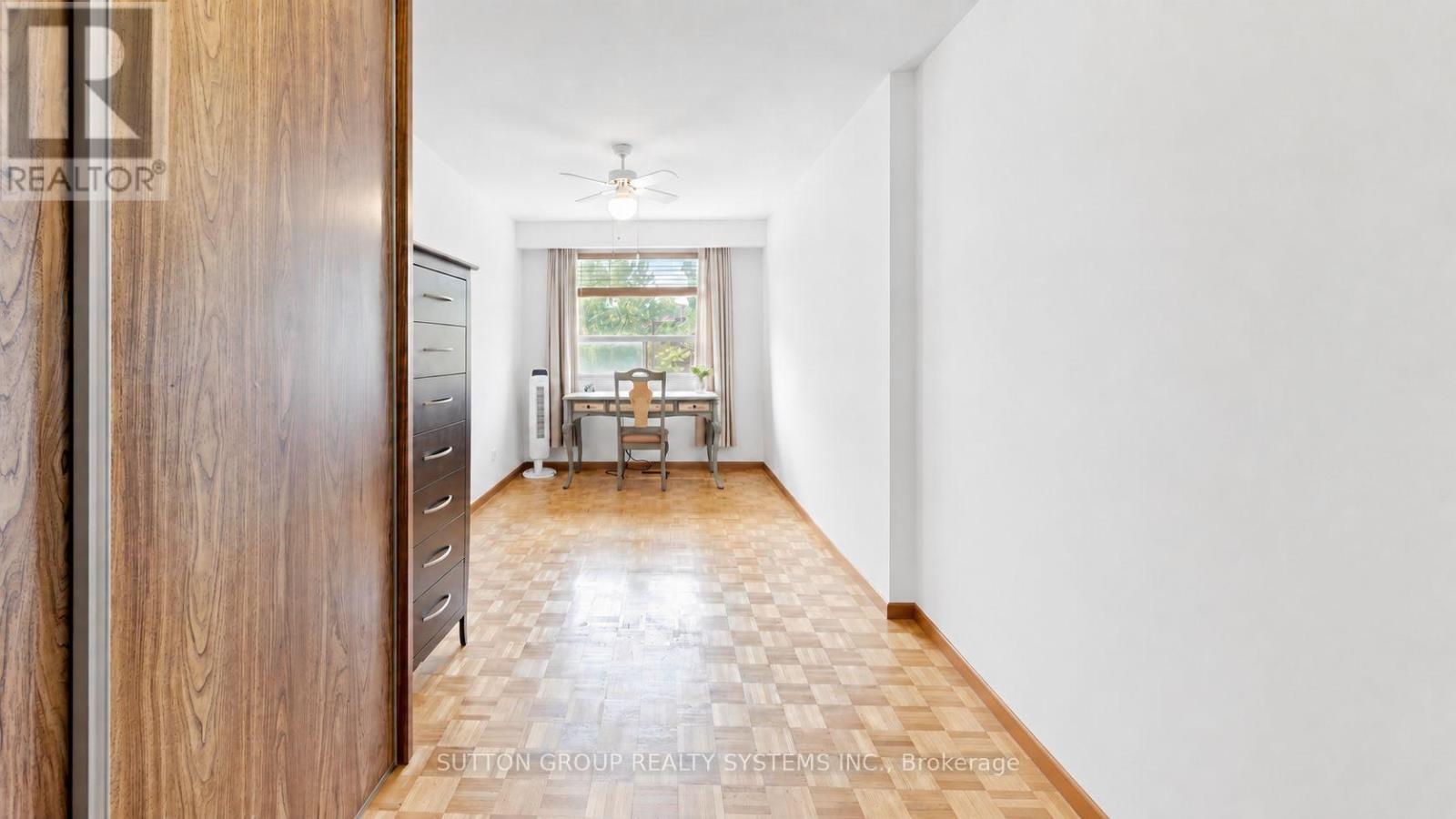 39 Exeter Street, Toronto, Ontario  M6N 1G3 - Photo 17 - W13861182