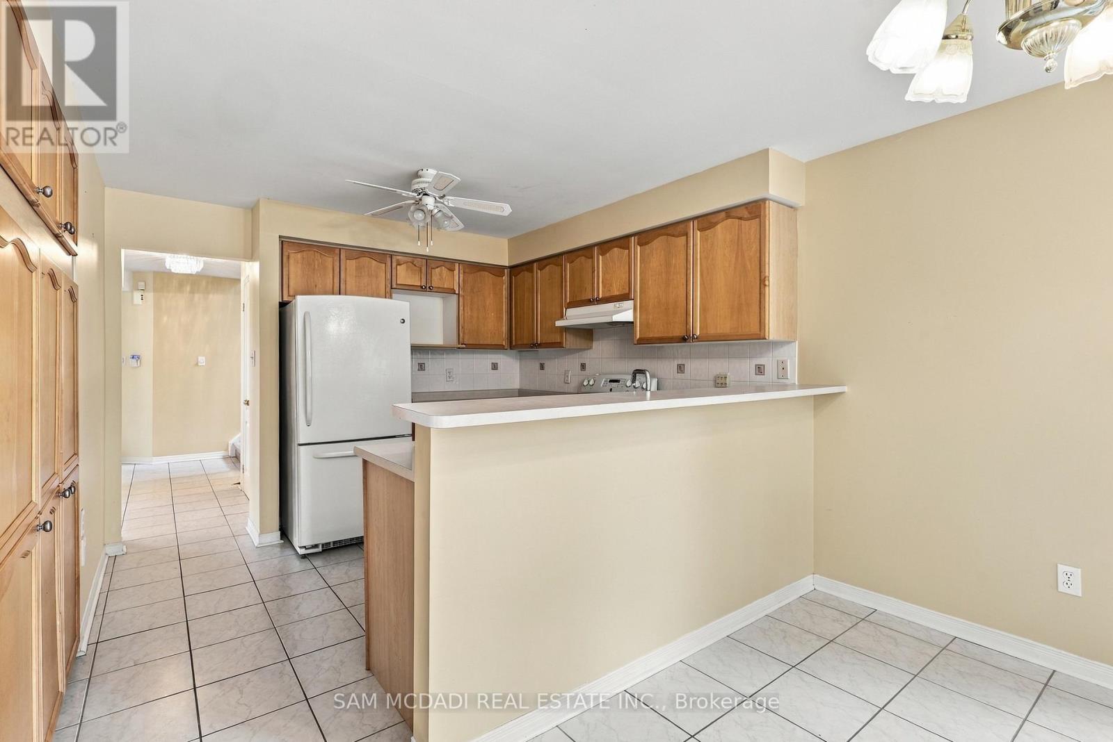 5263 Russell View Road, Mississauga, Ontario  L5M 5W1 - Photo 13 - W13861186