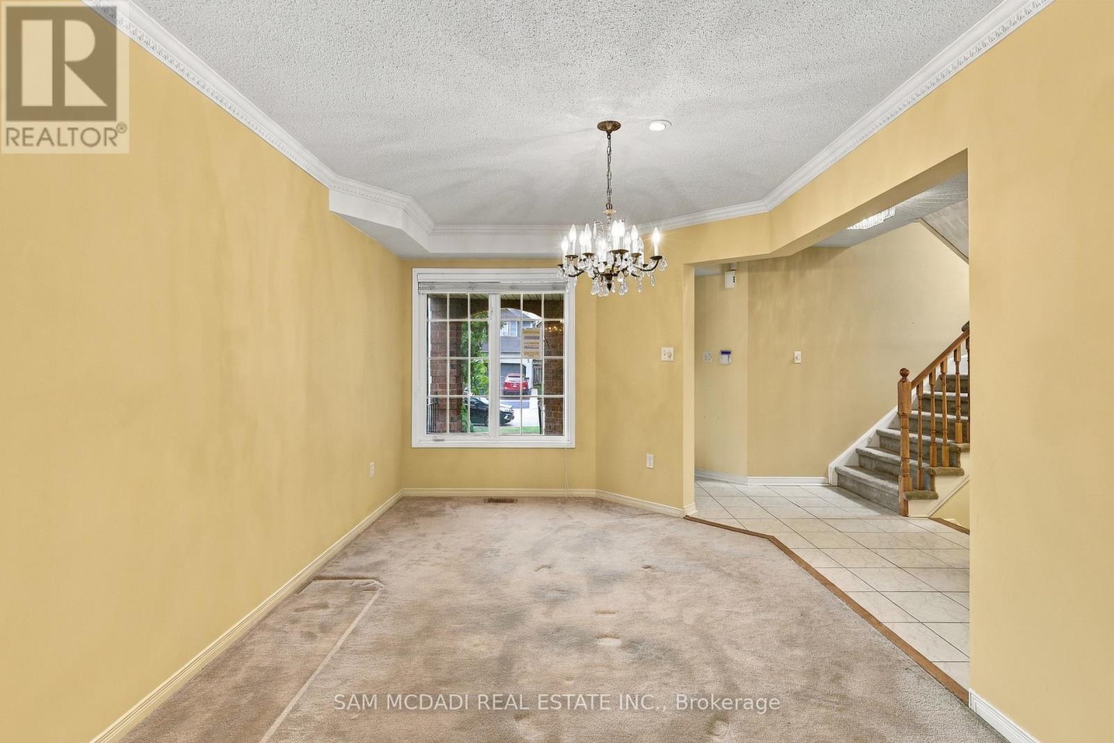 5263 Russell View Road, Mississauga, Ontario  L5M 5W1 - Photo 4 - W13861186
