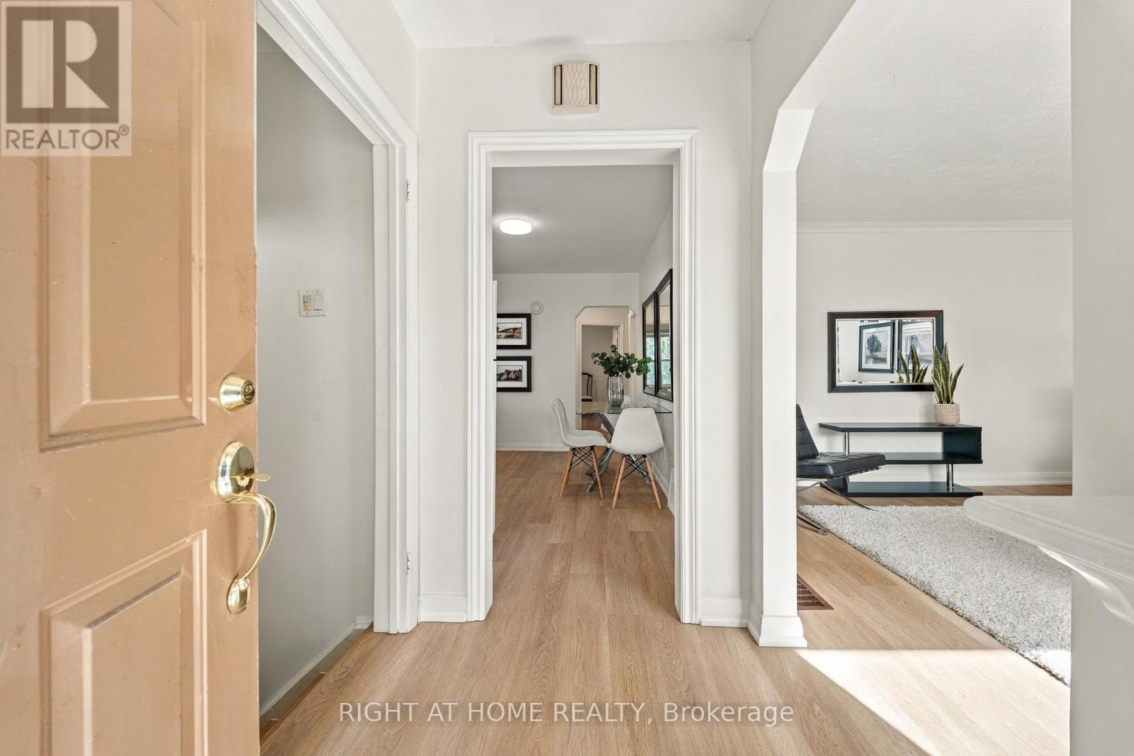 22 Katherine Road, Toronto, Ontario  M3K 1H9 - Photo 2 - W13861214