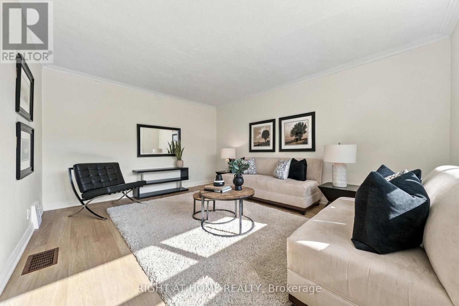 22 Katherine Road, Toronto, Ontario  M3K 1H9 - Photo 4 - W13861214