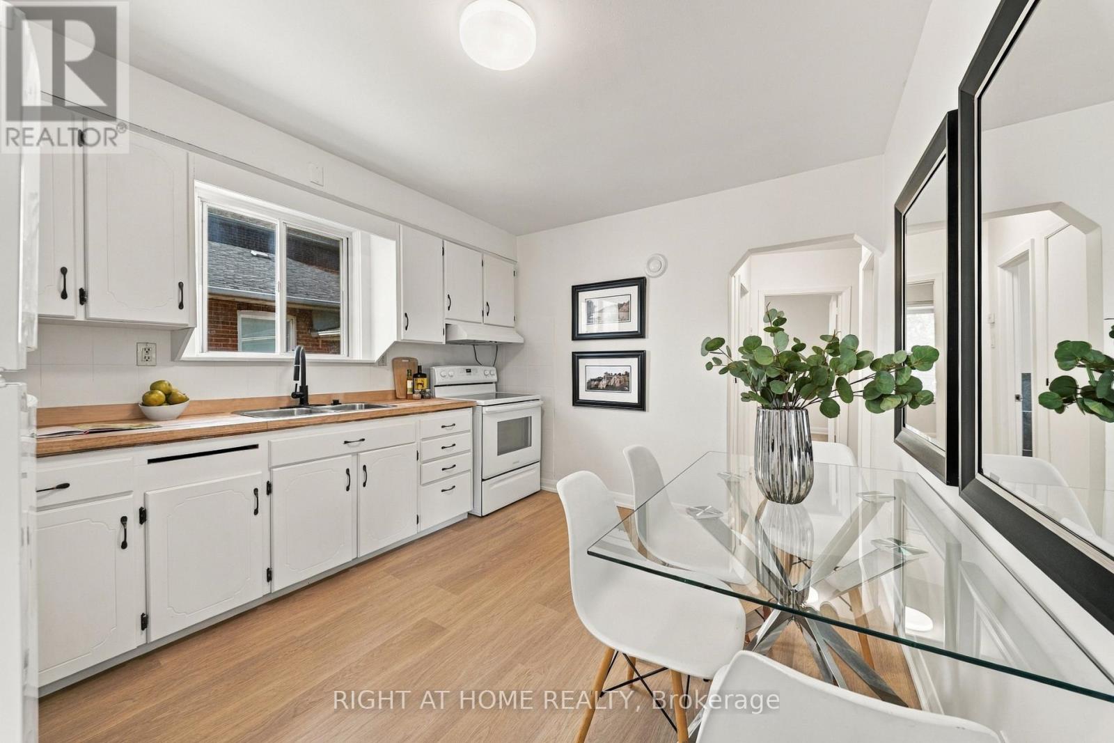 22 Katherine Road, Toronto, Ontario  M3K 1H9 - Photo 8 - W13861214