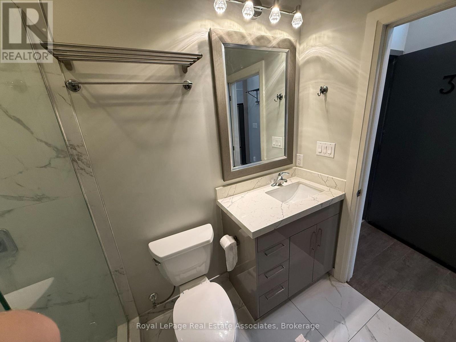 3 - 2548 Eglinton Avenue W, Toronto, Ontario  M6M 1T1 - Photo 15 - W13861234