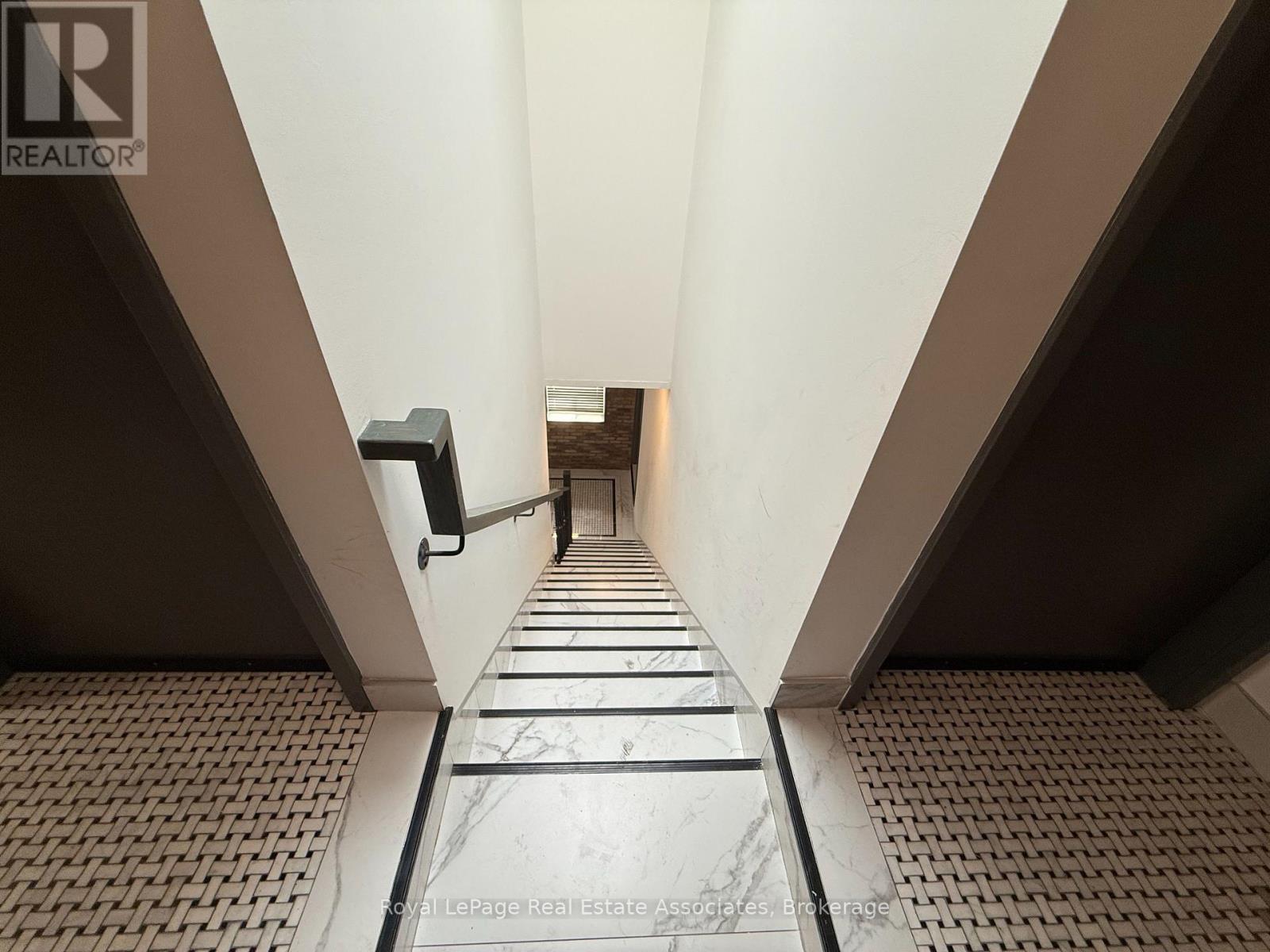 3 - 2548 Eglinton Avenue W, Toronto, Ontario  M6M 1T1 - Photo 19 - W13861234