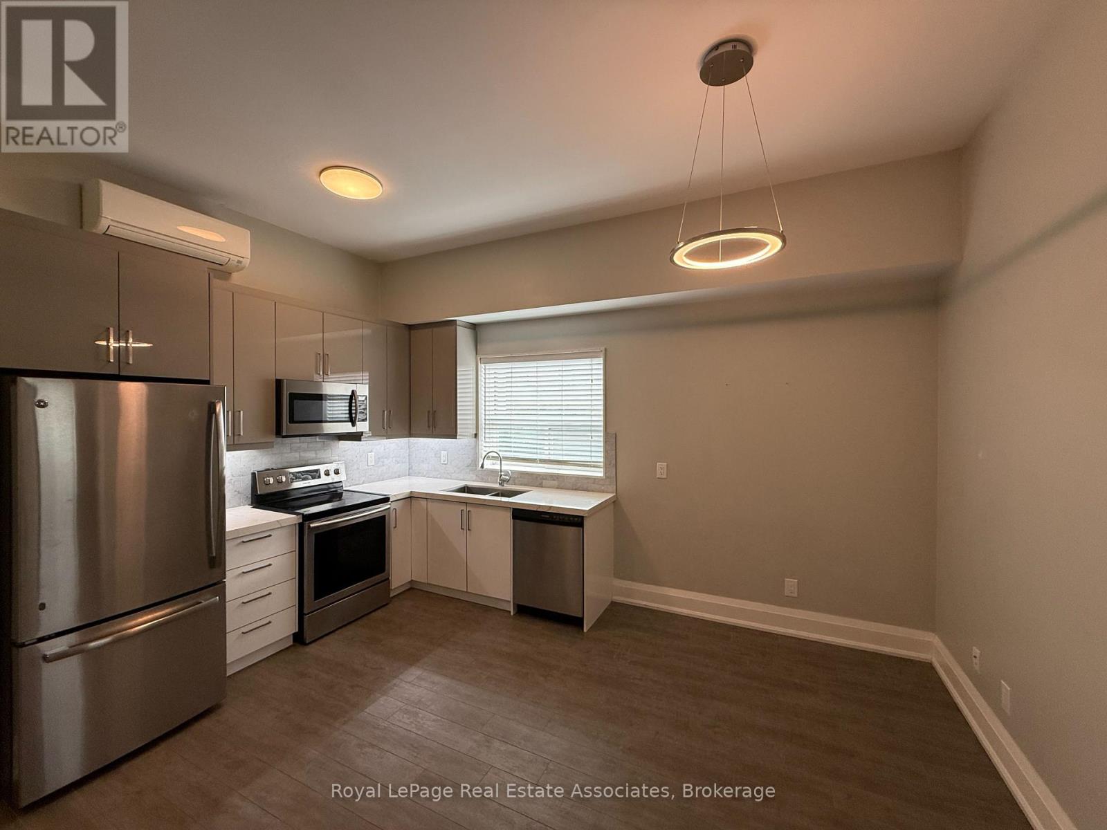3 - 2548 Eglinton Avenue W, Toronto, Ontario  M6M 1T1 - Photo 2 - W13861234