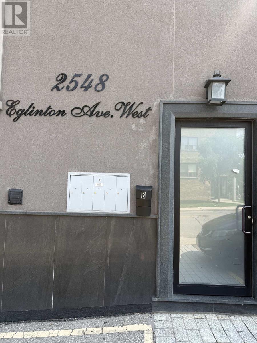 3 - 2548 Eglinton Avenue W, Toronto, Ontario  M6M 1T1 - Photo 22 - W13861234