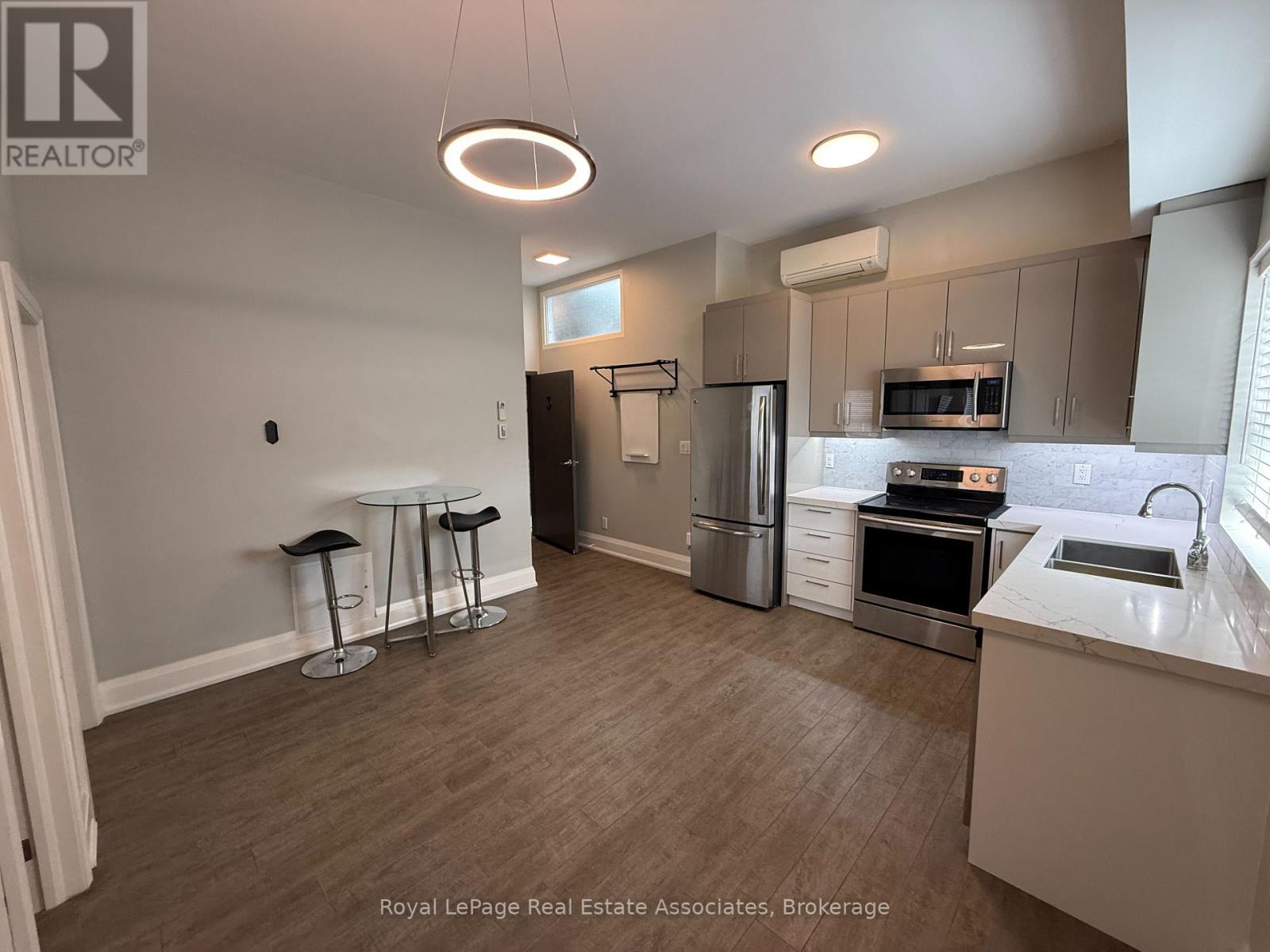 3 - 2548 Eglinton Avenue W, Toronto, Ontario  M6M 1T1 - Photo 3 - W13861234