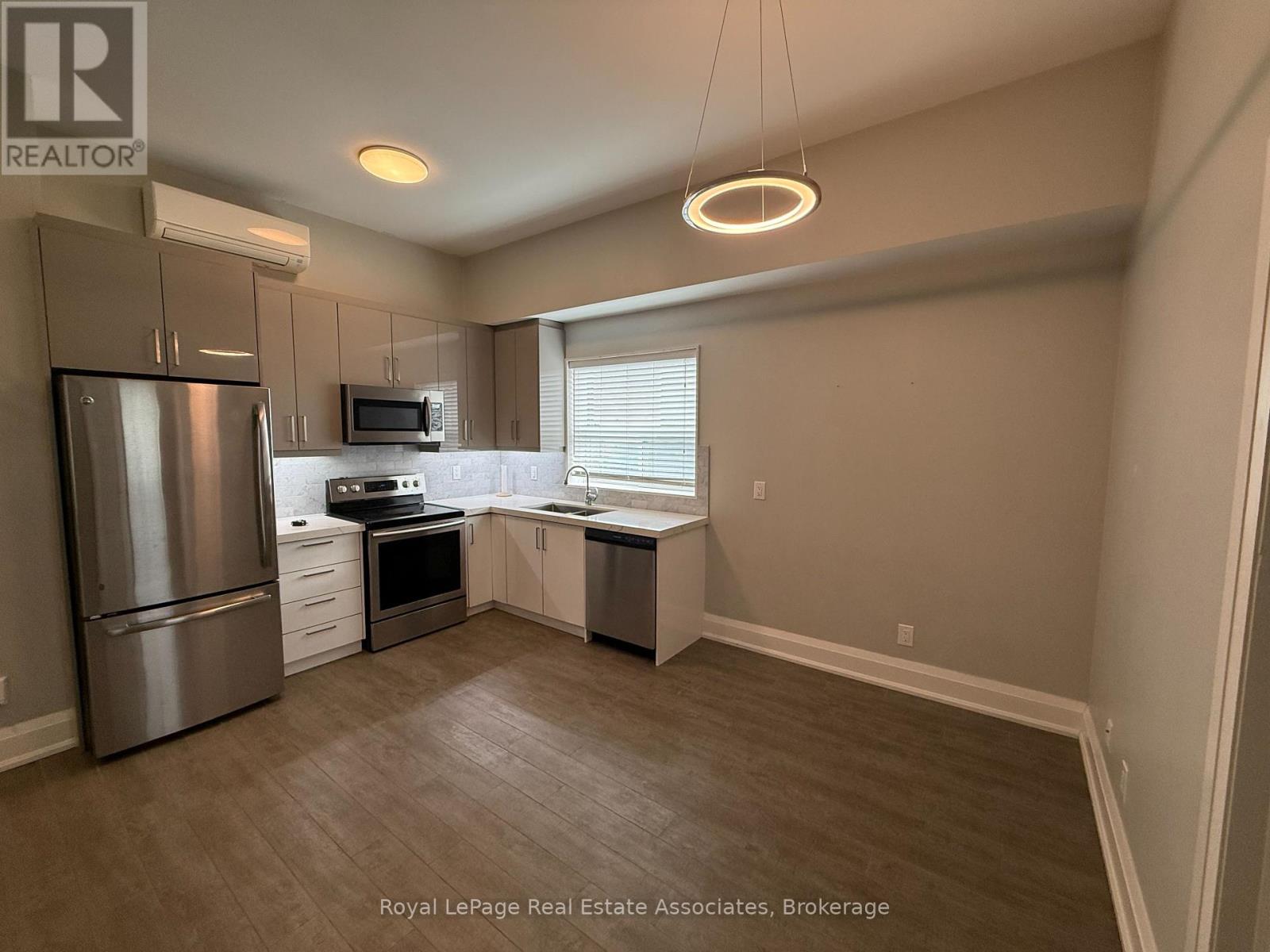 3 - 2548 Eglinton Avenue W, Toronto, Ontario  M6M 1T1 - Photo 5 - W13861234